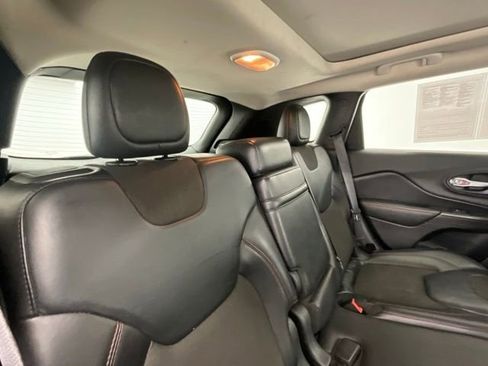 Used 2016 Jeep Cherokee Trailhawk w/ Cold Weather Group image 12