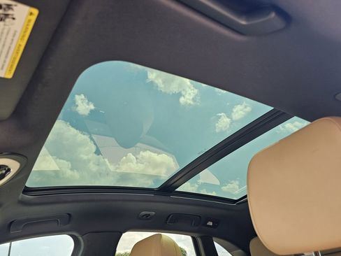 Used 2021 Porsche Macan image 22