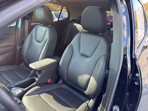 Used 2022 Buick Encore GX Essence w/ Experience Buick Package AWD/4WD image 27