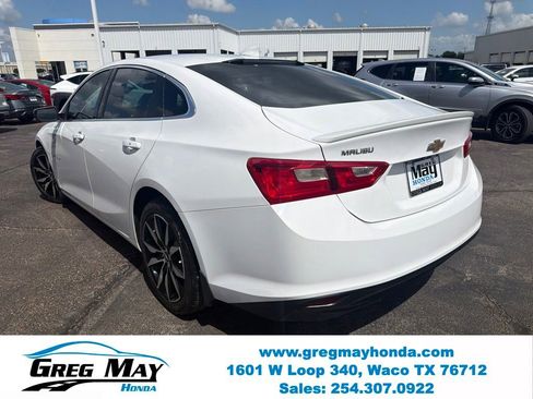 Used 2018 Chevrolet Malibu LT w/ Sport Package FWD image 4