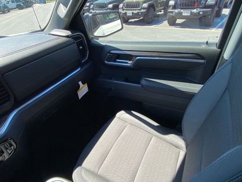 Used 2025 Chevrolet Silverado 1500 RST AWD/4WD image 28