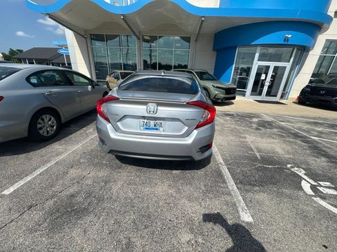 Used 2016 Honda Civic Touring image 11