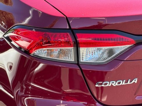 Used 2022 Toyota Corolla LE FWD image 45