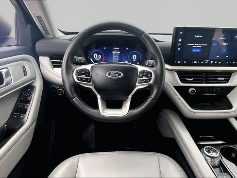 Certified 2025 Ford Explorer Active w/ Active Comfort Package AWD/4WD image 5