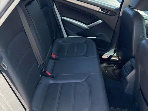 Used 2014 Volkswagen Passat 1.8T Wolfsburg Edition FWD image 21