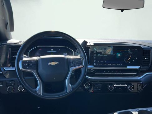 Used 2024 Chevrolet Silverado 2500 LT image 13