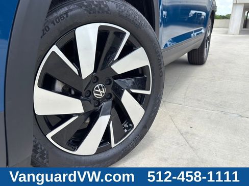 Used 2026 Volkswagen Atlas Cross Sport SE AWD/4WD image 3