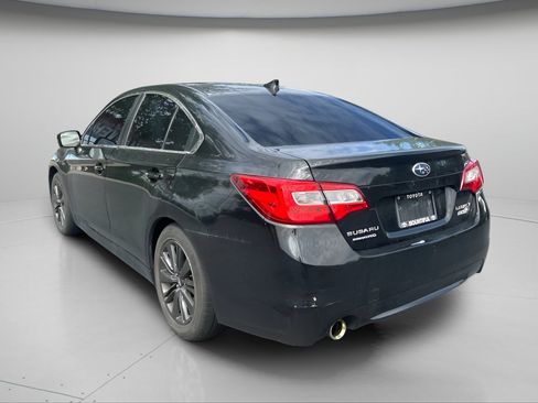 Used 2017 Subaru Legacy 2.5i Premium w/ Moonroof Package AWD/4WD image 8