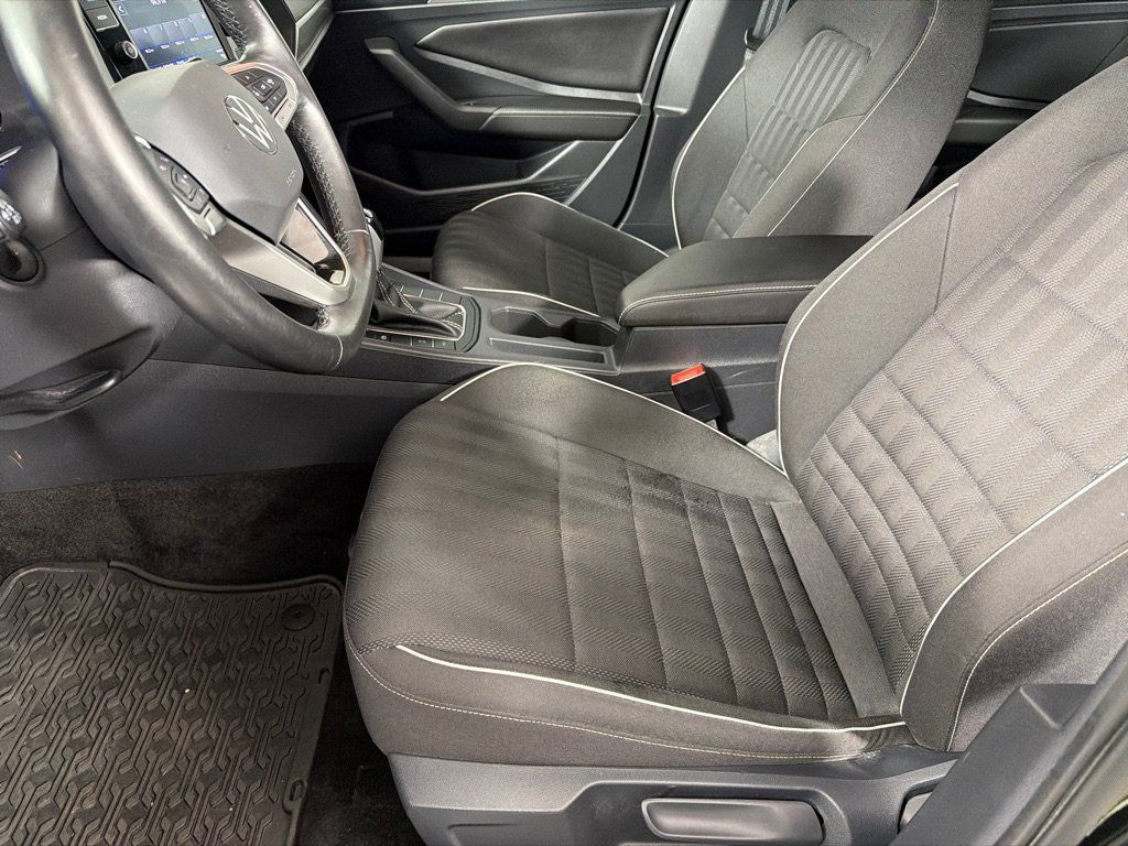 Used 2023 Volkswagen Jetta Sport FWD image 12