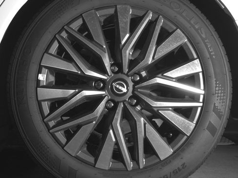 Used 2025 Nissan Altima 2.5 SV FWD image 11