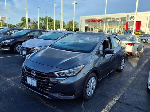 Certified 2025 Nissan Versa S w/ Trunk Package image 3