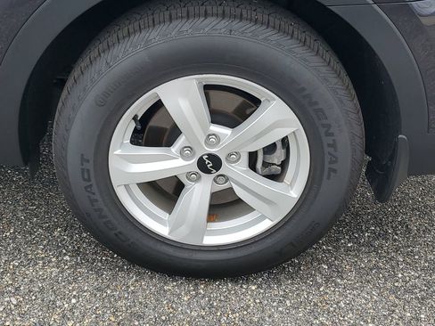 Used 2025 Kia Sorento LX FWD image 30