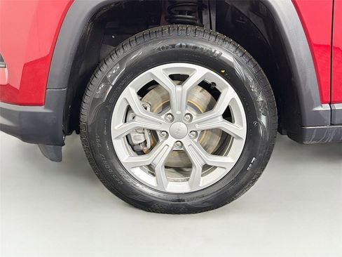 Used 2024 Jeep Compass Latitude w/ Convenience Group image 30