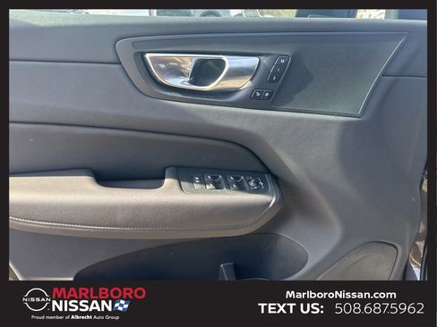 Used 2025 Volvo XC60 B5 Plus w/ Climate Package image 21