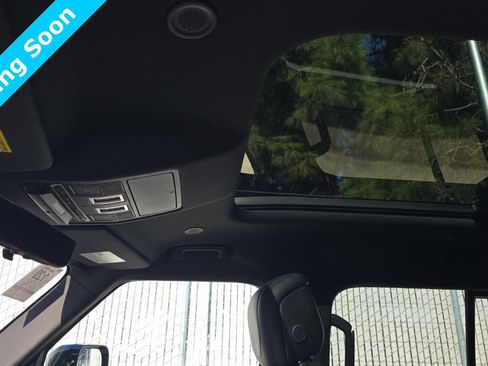 Used 2022 Land Rover Defender 110 X-Dynamic HSE image 10