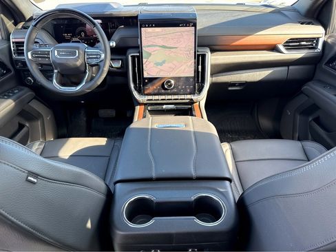 New 2026 GMC Yukon Denali w/ Denali Reserve Package image 13