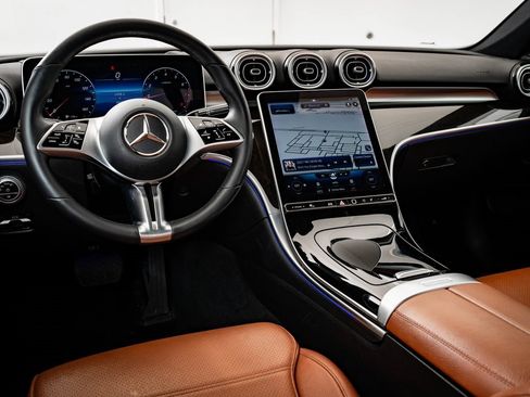 Used 2022 Mercedes-Benz C 300 4MATIC Sedan image 4