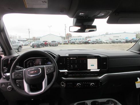 New 2026 GMC Sierra 1500 SLE image 16