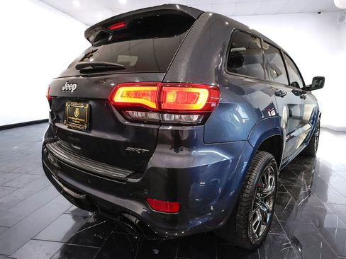 Used 2016 Jeep Grand Cherokee SRT image 7