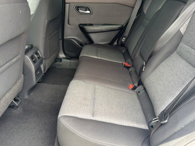 Used 2021 Nissan Rogue SV FWD image 22
