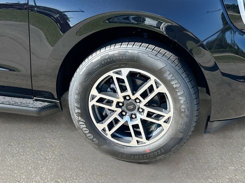 New 2026 Ford Expedition Active image 20