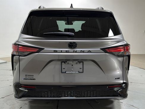 New 2026 Toyota Sienna XSE image 4