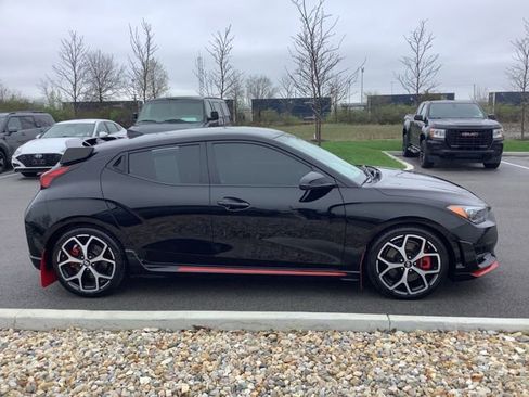 Used 2020 Hyundai Veloster N image 4