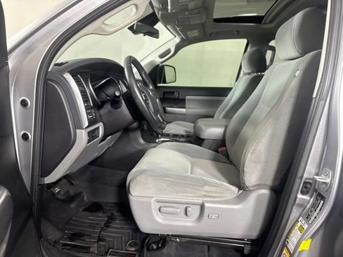 Used 2019 Toyota Sequoia SR5 AWD/4WD image 11