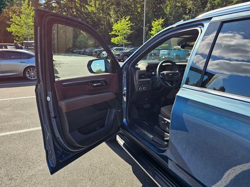 New 2026 Chevrolet Tahoe High Country w/ Sun And Tow Package AWD/4WD image 21