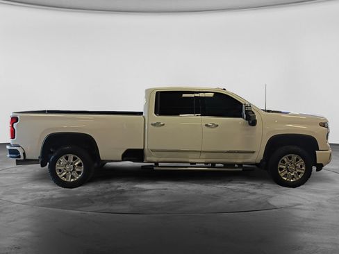 Used 2025 Chevrolet Silverado 3500 High Country w/ High Country Premium Package AWD/4WD image 11