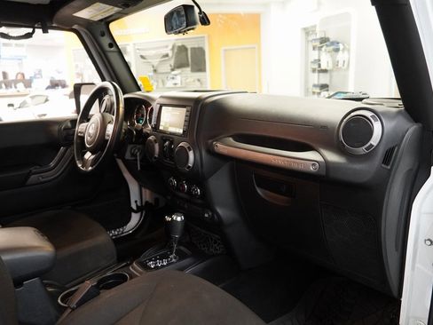 Used 2015 Jeep Wrangler Unlimited Sport w/ Quick Order Package 24S image 32