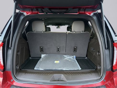 Used 2022 GMC Yukon SLT w/ SLT Luxury Package image 22