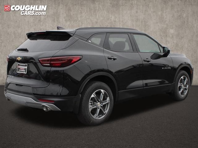New 2025 Chevrolet Blazer LT w/ Convenience Package AWD/4WD image 7
