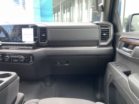 Used 2025 Chevrolet Silverado 1500 LT image 34