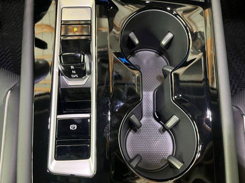 Certified 2024 Volkswagen Atlas SEL Premium R-Line image 15