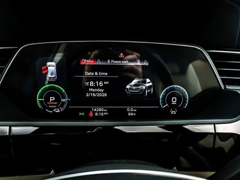 Used 2023 Audi e-tron Premium w/ Convenience Plus Package image 19