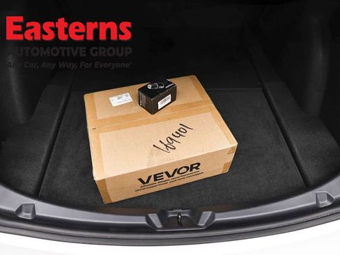 Used 2022 Tesla Model 3 Standard Range image 9