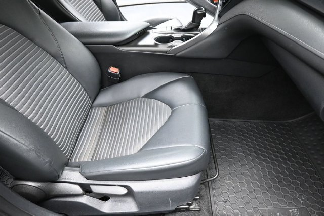 Used 2022 Toyota Camry SE FWD image 30