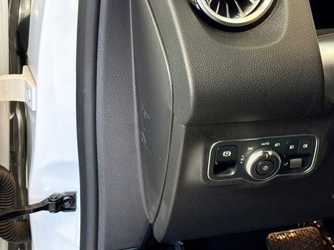 Certified 2022 Mercedes-Benz GLB 250 4MATIC image 10