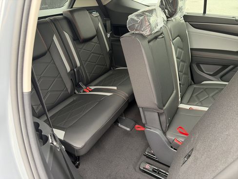 New 2026 Volkswagen Atlas Peak Edition AWD/4WD image 26