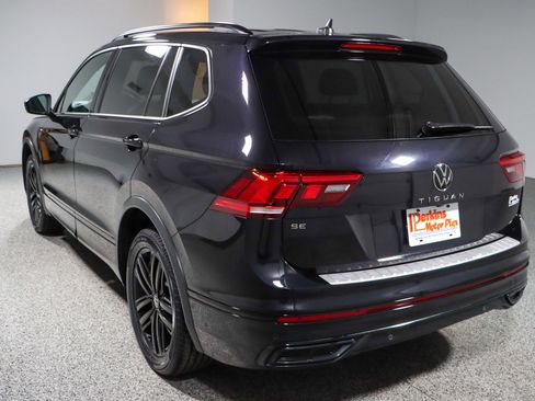 Used 2022 Volkswagen Tiguan SE R-Line image 9