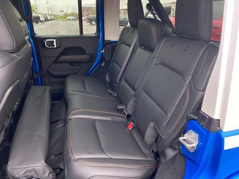New 2026 Jeep Wrangler Unlimited Sahara w/ Whitecap Package AWD/4WD image 14