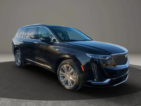 Used 2023 Cadillac XT6 Premium Luxury w/ Technology Package AWD/4WD image 5