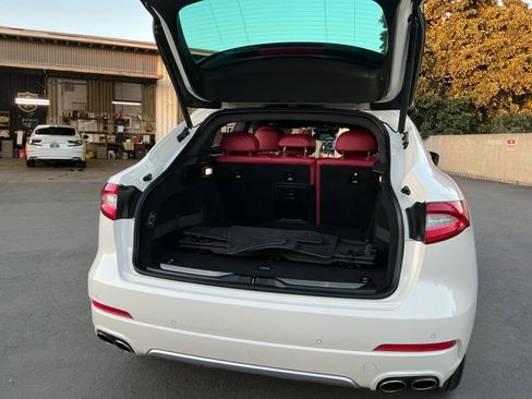 Used 2018 Maserati Levante GranLusso image 27