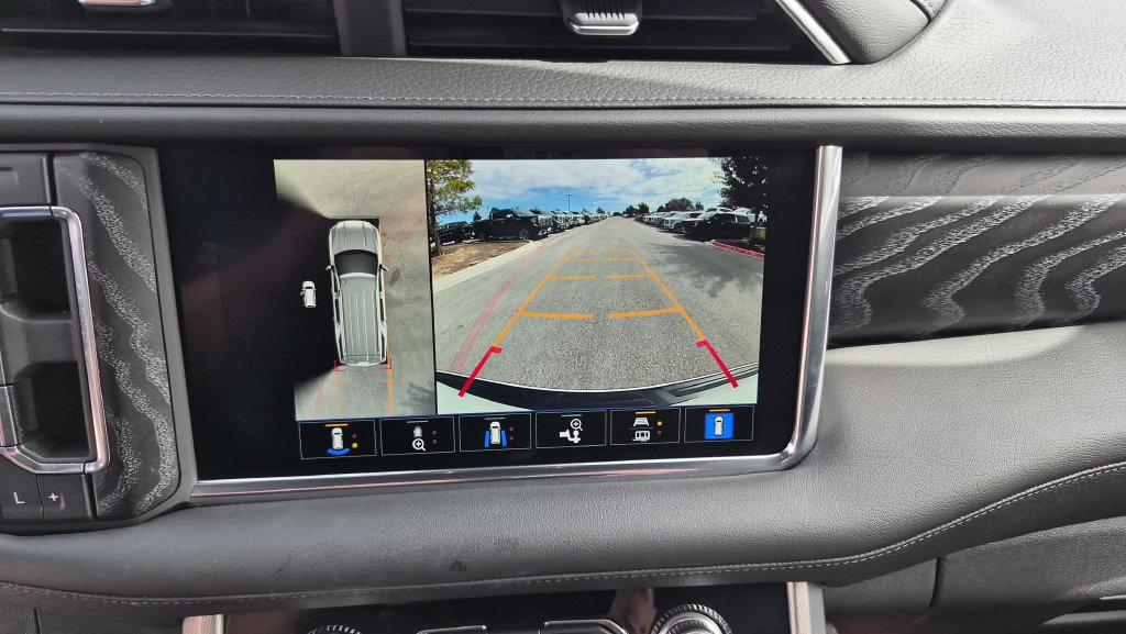 Used 2023 GMC Yukon XL Denali w/ Max Trailering Package AWD/4WD image 18