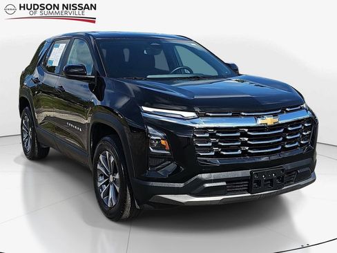 Used 2025 Chevrolet Equinox LT FWD image 1