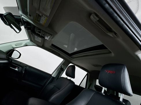 Certified 2022 Toyota 4Runner TRD Off-Road Premium AWD/4WD image 15