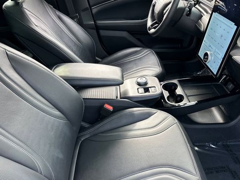 Used 2021 Ford Mustang Mach-E Premium image 32