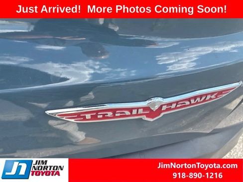 Used 2016 Jeep Renegade Trailhawk AWD/4WD image 6