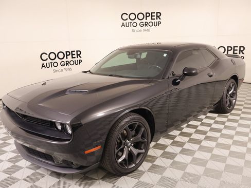 Used 2020 Dodge Challenger SXT w/ Blacktop Package RWD image 10